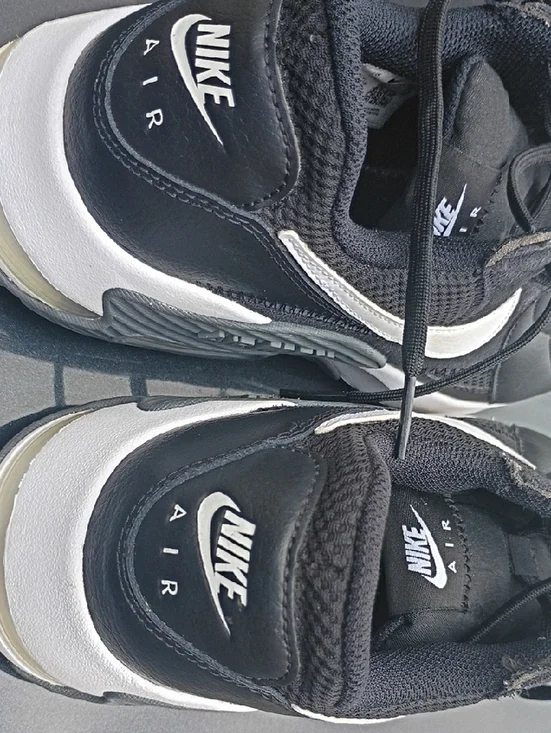 Air-Max Nike New Without Tags  Women Black with White Swoosh - Picture 3 of 3